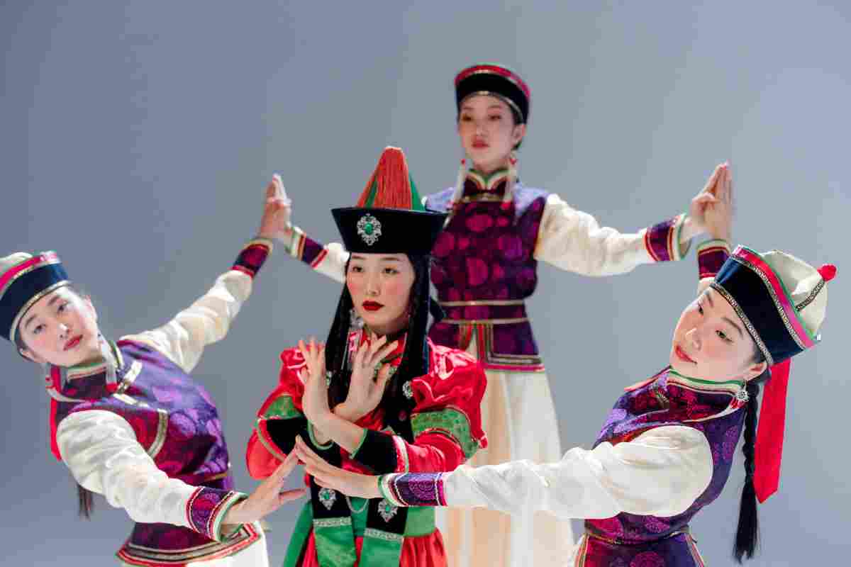  The History of Traditional Costumes Around the World