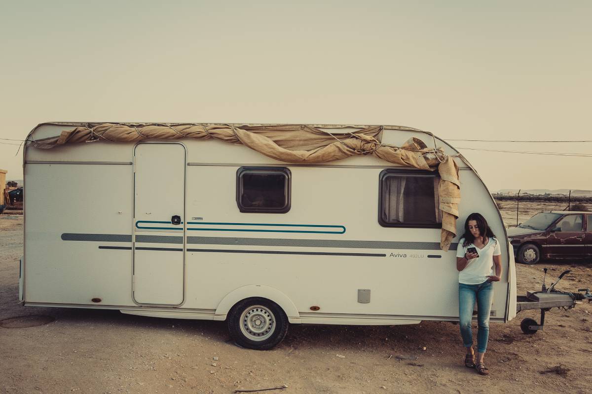  The Benefits of Living in a Tiny House or an RV